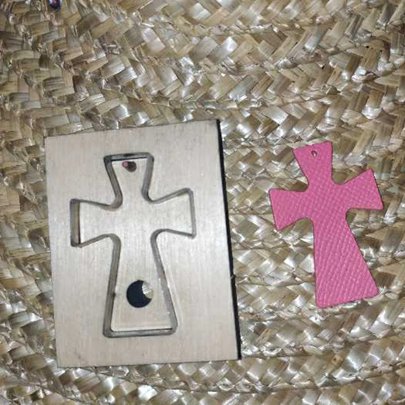 Сделай Сам кожаное ремесло женские серьги крест дизайн украшения высекальный Нож Форма ручной перфоратор шаблон высота 55 мм 
Сделай Сам кожаное ремесло женские серьги крест дизайн украшения высекальный Нож Форма ручной перфоратор шаблон высота 55 мм