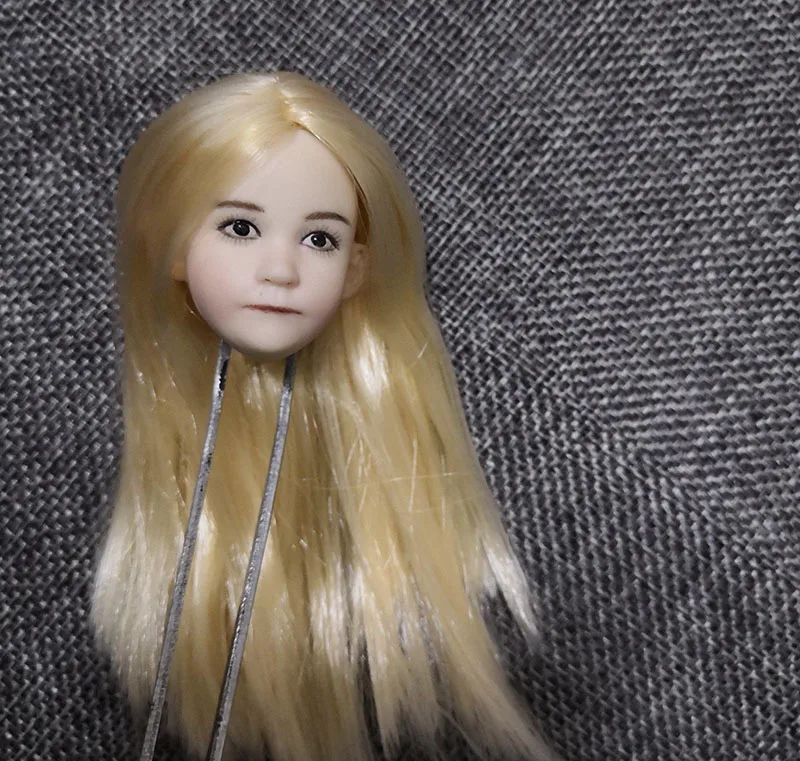 1/6 Scale Lovely Child Head Sculpt Little girl Head Model Blond Straight Hair For figure body PH pale tone body figure
1/6 Scale Lovely Child Head Sculpt Little girl Head Model Blond Straight Hair For figure body PH pale tone body figure
