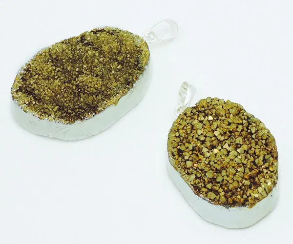 Titanium Gold Crystal Druzy Oval Pendant With Side Silver-plated Approx 35*25mm
Titanium Gold Crystal Druzy Oval Pendant With Side Silver-plated Approx 35*25mm