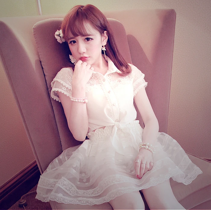 Princess sweet lolita shirt BoBON21 Original design lace flowers patchwork Rabbit ear lace-up chiffon small white shirt T1213
Princess sweet lolita shirt BoBON21 Original design lace flowers patchwork Rabbit ear lace-up chiffon small white shirt T1213