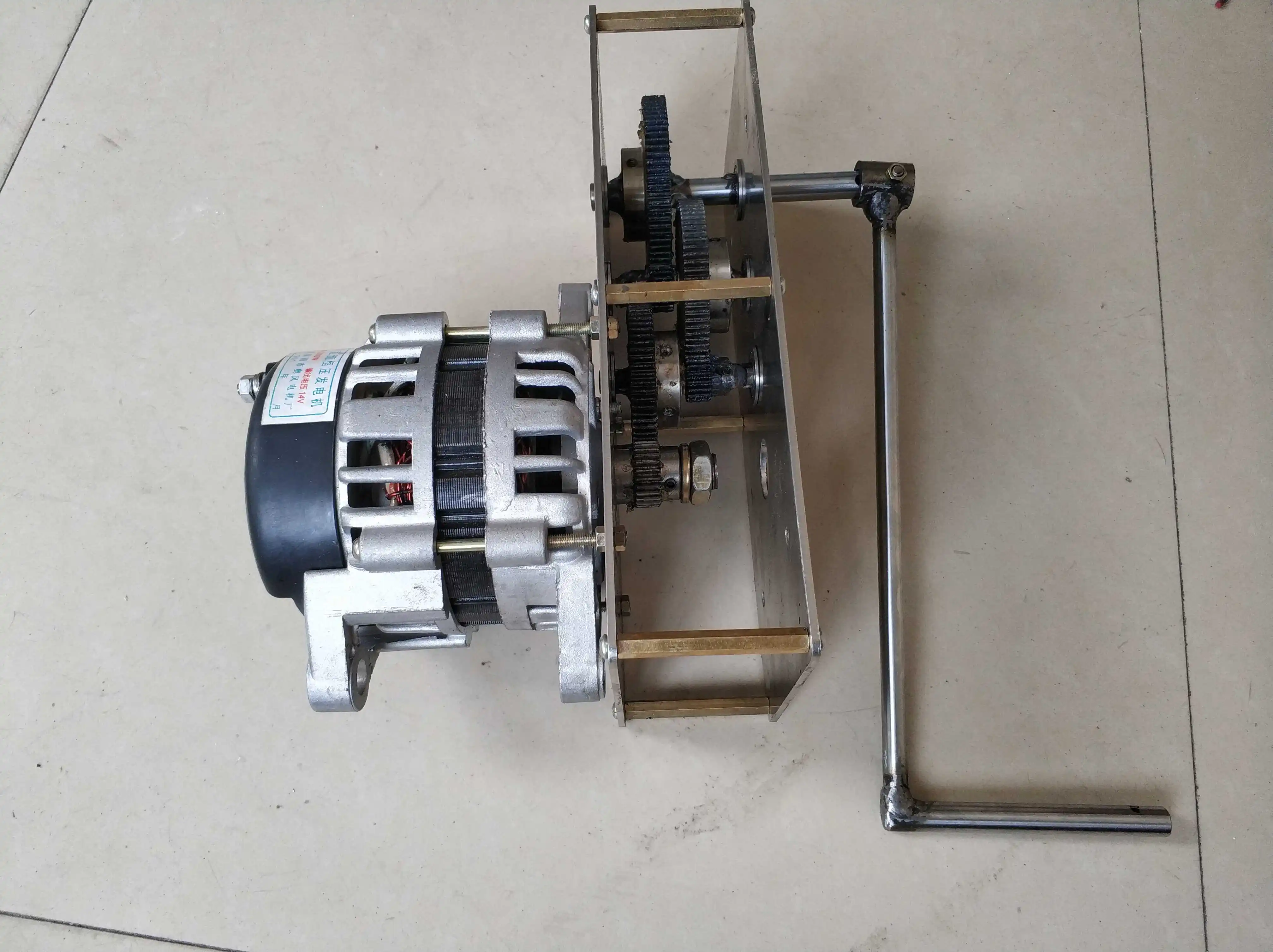 12v2000W W ручной генератор аккумулятор аккумулятор автомобильная аварийная зарядка высокой мощности 14V24V28V вольт
12v2000W W ручной генератор аккумулятор аккумулятор автомобильная аварийная зарядка высокой мощности 14V24V28V вольт