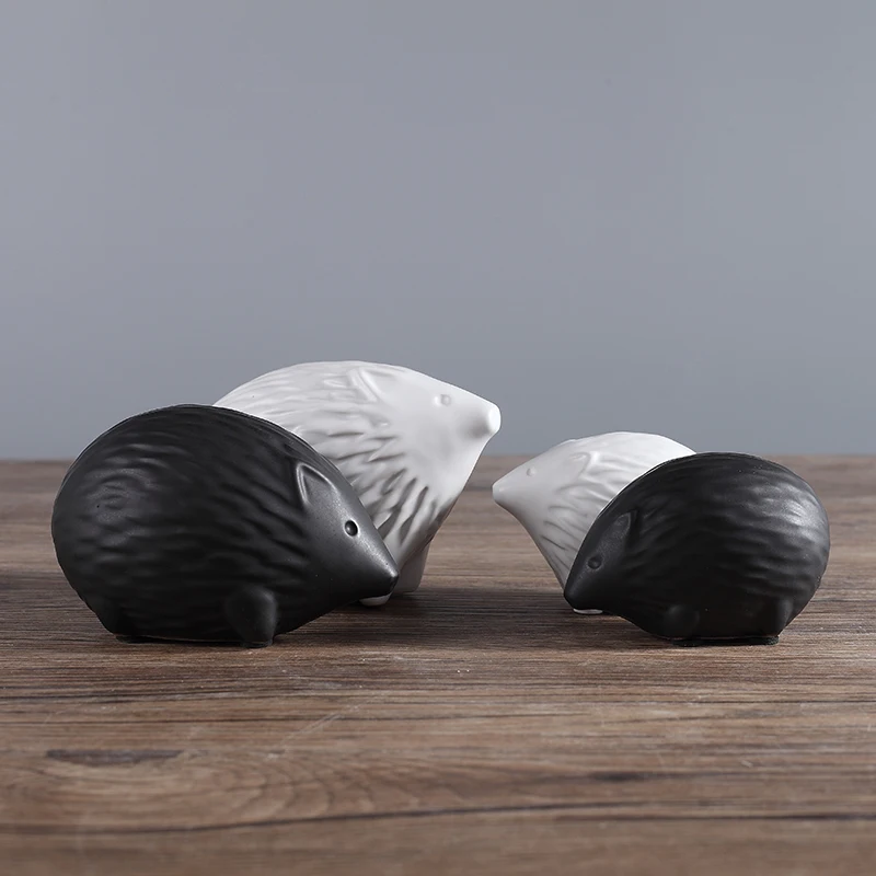 4pcs/set Black and White Ceramic Hedgehog Figurines Animal Statues Ornaments European Modern Crafts Home Decor Office Decoration
4pcs/set Black and White Ceramic Hedgehog Figurines Animal Statues Ornaments European Modern Crafts Home Decor Office Decoration