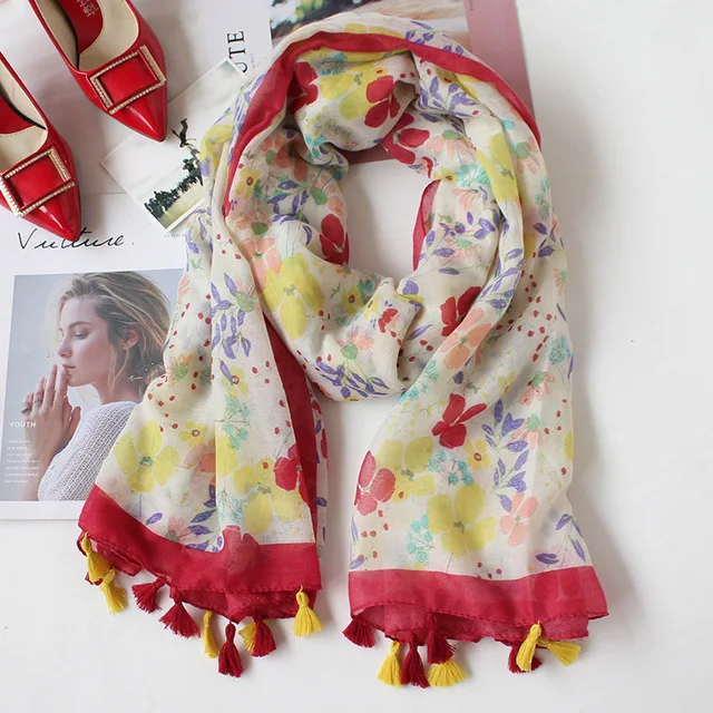 Newest Spring Beautiful Small Flower Print Tassel Scarf Floral Voile Shawls Wraps Hijab Wholesale Free Shipping
Newest Spring Beautiful Small Flower Print Tassel Scarf Floral Voile Shawls Wraps Hijab Wholesale Free Shipping