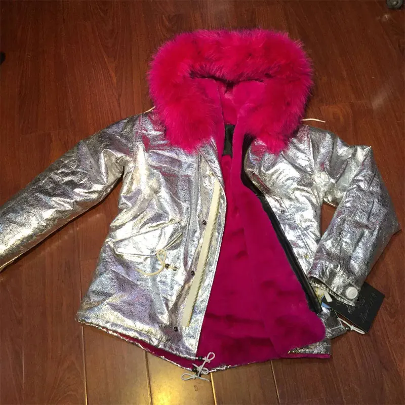 Silver Color PU Fabric Rose Red Faux Fur Lined Parka Winter Short Style For Women Raccoon Fur Collar Trim Coat
Silver Color PU Fabric Rose Red Faux Fur Lined Parka Winter Short Style For Women Raccoon Fur Collar Trim Coat