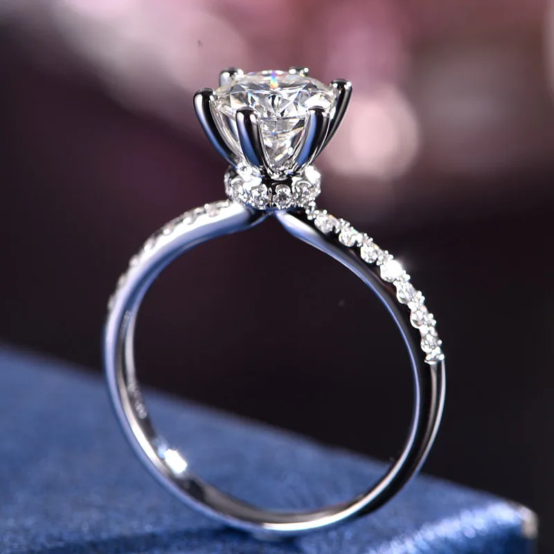 Fashion White gold ring Moissanite 18K White Gold 1carat Moissanite rings for girl
Fashion White gold ring Moissanite 18K White Gold 1carat Moissanite rings for girl