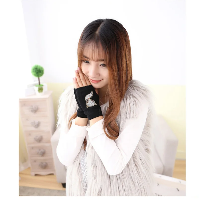 Милые зимние перчатки с заклепками и рисунком животных из мультфильмов, женские теплые вязаные перчатки с бриллиантами и блестками, крутые танцевальные перчатки без пальцев G101
Милые зимние перчатки с заклепками и рисунком животных из мультфильмов, женские теплые вязаные перчатки с бриллиантами и блестками, крутые танцевальные перчатки без пальцев G101