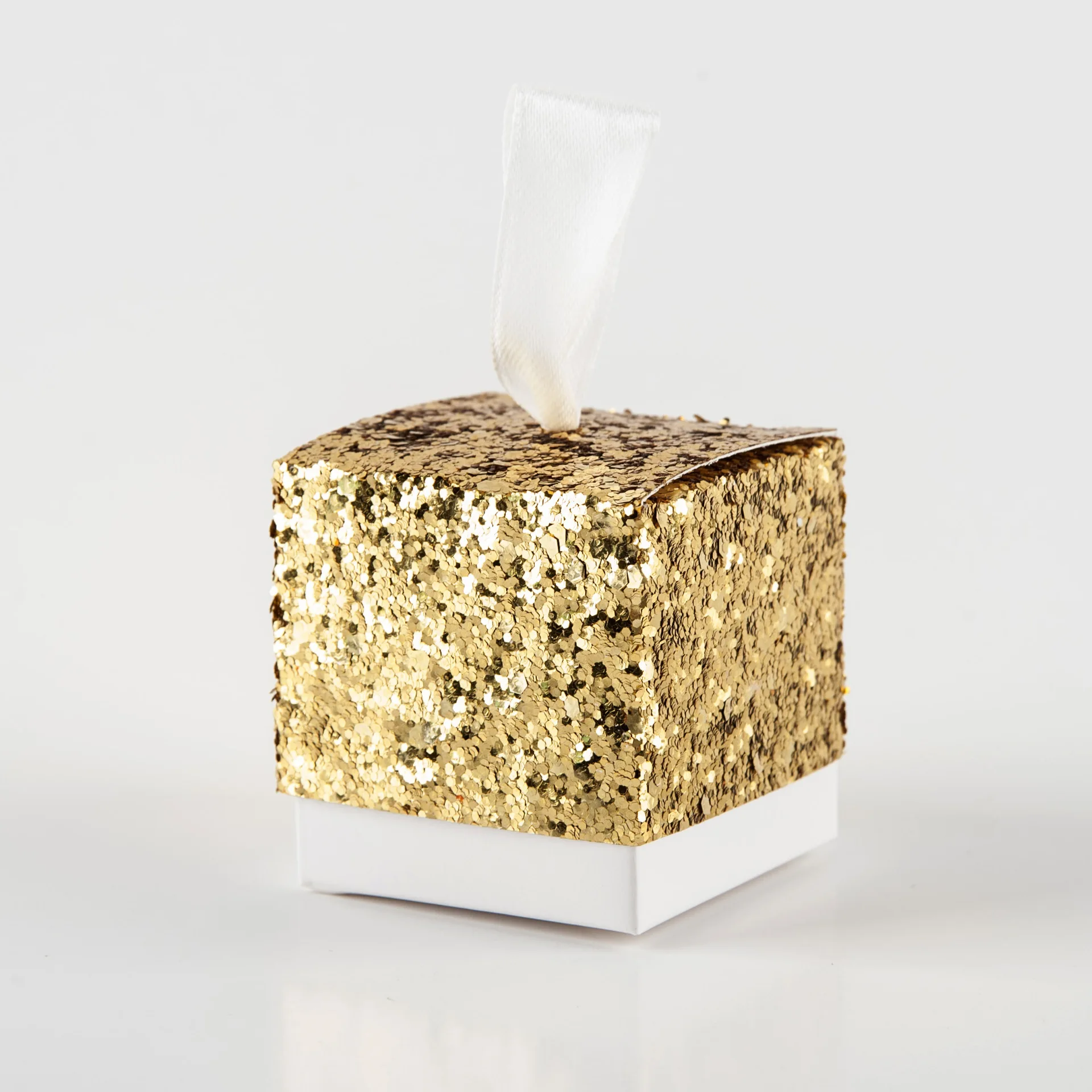 1pc new creative glitter Gifts Candy Box Glitters Gold Glitter Favor Box wholesale candy box pretty sweet boxes Glitter box
1pc new creative glitter Gifts Candy Box Glitters Gold Glitter Favor Box wholesale candy box pretty sweet boxes Glitter box