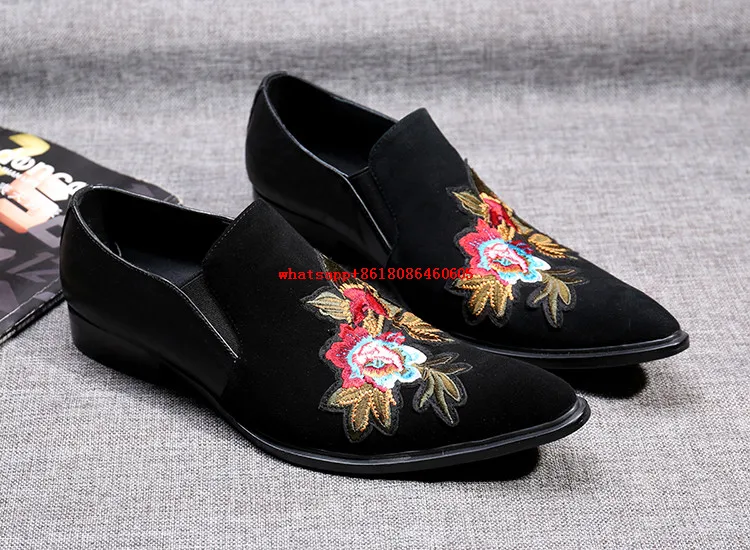 Italian loafers for men velvet slippers flowers embroidery designer men leather shoes formal shoes mens pointed toe dress shoes
Italian loafers for men velvet slippers flowers embroidery designer men leather shoes formal shoes mens pointed toe dress shoes