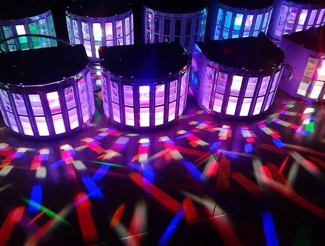 1pc LED batterfly Effect light for STUDIO club part stage KTV dance bar liminaires theatre cyclorama illuminacion lighting
1pc LED batterfly Effect light for STUDIO club part stage KTV dance bar liminaires theatre cyclorama illuminacion lighting