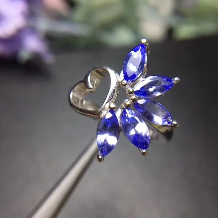 Natural tanzanite ring, 925 silver, beautiful color, in-kind shooting, natural gemstone
Natural tanzanite ring, 925 silver, beautiful color, in-kind shooting, natural gemstone