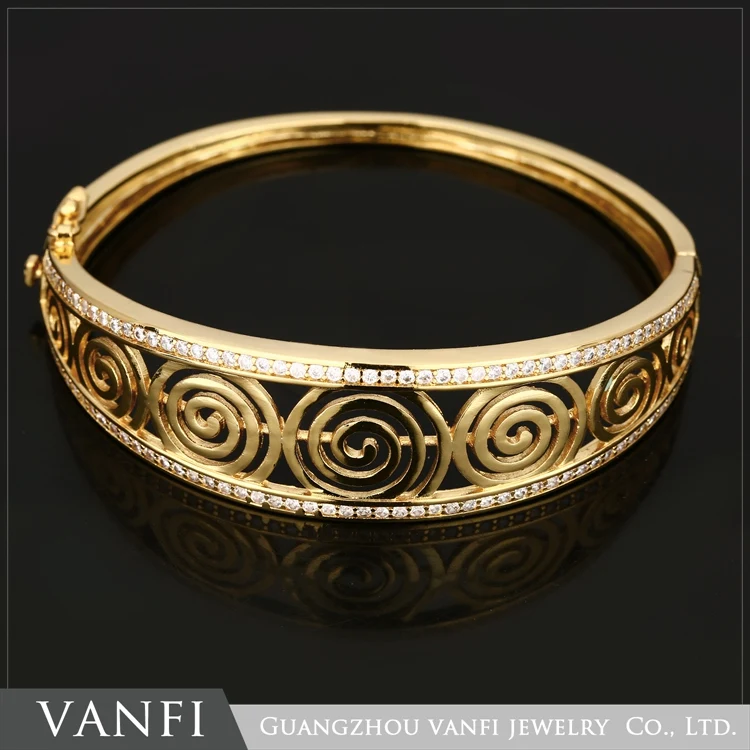 Luxury Fashion Women's Punk Style Gold Color Charm Hollow Cuff Bangle Bracelet Women Jewelry
Luxury Fashion Women's Punk Style Gold Color Charm Hollow Cuff Bangle Bracelet Women Jewelry
