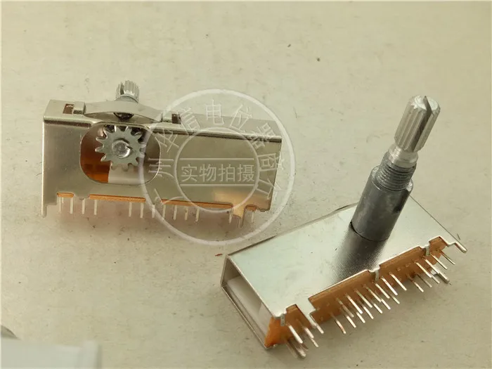 Original new 100% band switch changeover switch 6gear 28pin shaft length 35MM floral axis
Original new 100% band switch changeover switch 6gear 28pin shaft length 35MM floral axis