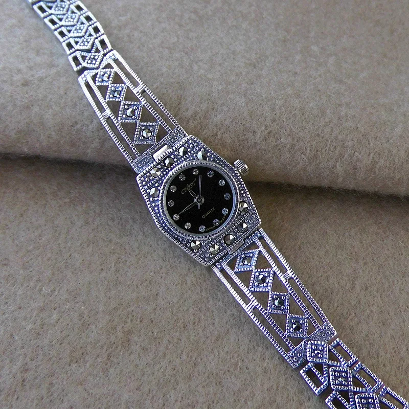 Silver Jewelry S925 Sterling Silver Retro Thai Silver Black Gold Stone Fashion Ladies Silver Watch Detachable Section Bracelet
Silver Jewelry S925 Sterling Silver Retro Thai Silver Black Gold Stone Fashion Ladies Silver Watch Detachable Section Bracelet