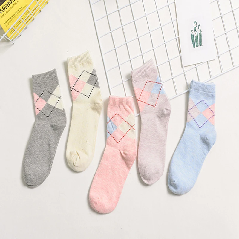 New Fashion 80% Cotton 5Pcs/Set Multi-colors Crew Socks Striped & Lingge Socks Women Cute Sweet Colors For Lady & Girl
New Fashion 80% Cotton 5Pcs/Set Multi-colors Crew Socks Striped & Lingge Socks Women Cute Sweet Colors For Lady & Girl