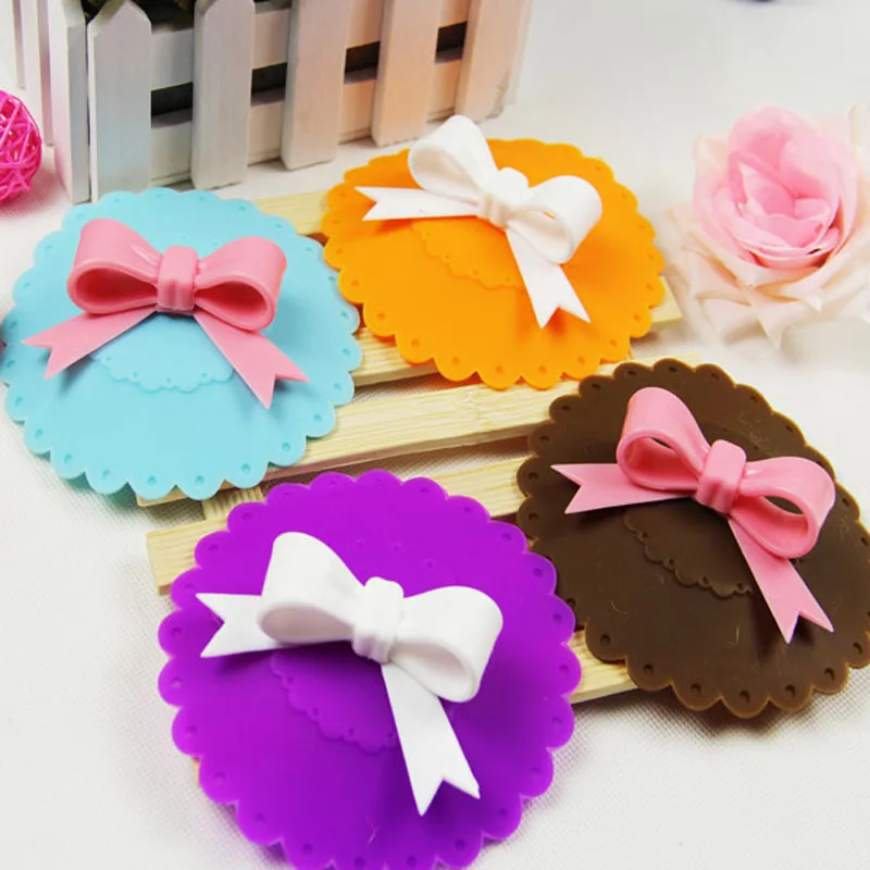200Pcs/Lot Anti-dust Silicone Cup Cover Lovely Bowknot Coffee Suction Seal Lid Cap CUP Cover 10.5cm
200Pcs/Lot Anti-dust Silicone Cup Cover Lovely Bowknot Coffee Suction Seal Lid Cap CUP Cover 10.5cm
