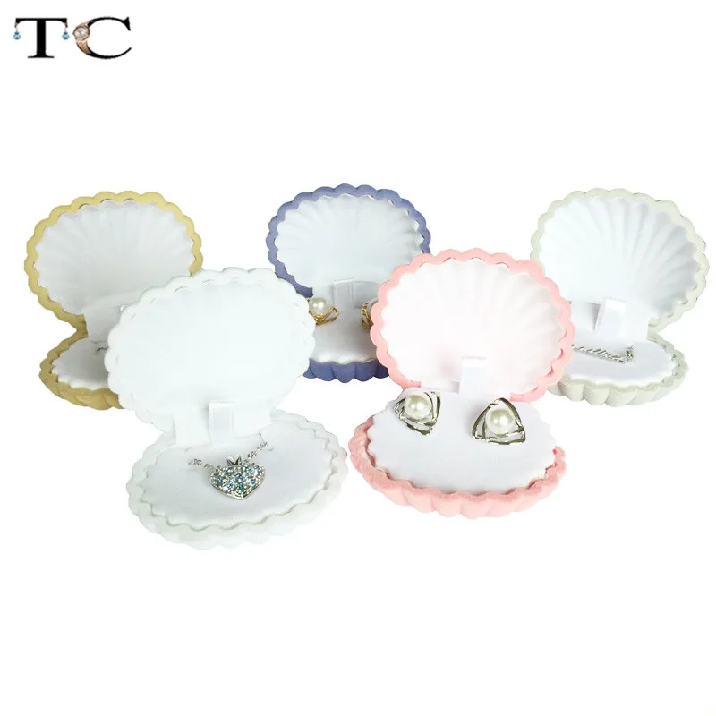 10pcs/lot Creative Shell Shape Lovely Velvet Wedding Engagement Ring Box For Earrings Necklace Bracelet Jewelry Display Gift Box
10pcs/lot Creative Shell Shape Lovely Velvet Wedding Engagement Ring Box For Earrings Necklace Bracelet Jewelry Display Gift Box