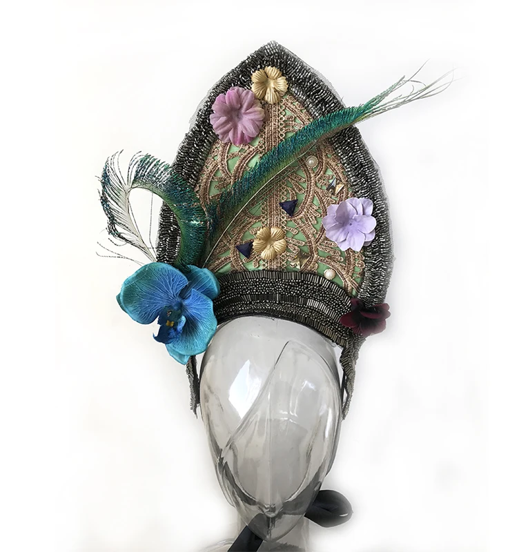New Queen Embroidery Headpiece Fancy Dress Costume Feather Headband For Wedding Party Cosplay Hair Accessories Handmade
New Queen Embroidery Headpiece Fancy Dress Costume Feather Headband For Wedding Party Cosplay Hair Accessories Handmade