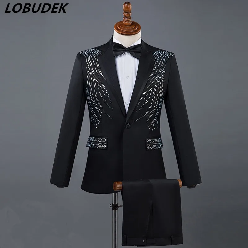 Men's Suits Diamond Blazers Pants 2 Piece Set Vocal Concert Male singer Chorus Compere Stage outfit Wedding Master Costume
Men's Suits Diamond Blazers Pants 2 Piece Set Vocal Concert Male singer Chorus Compere Stage outfit Wedding Master Costume