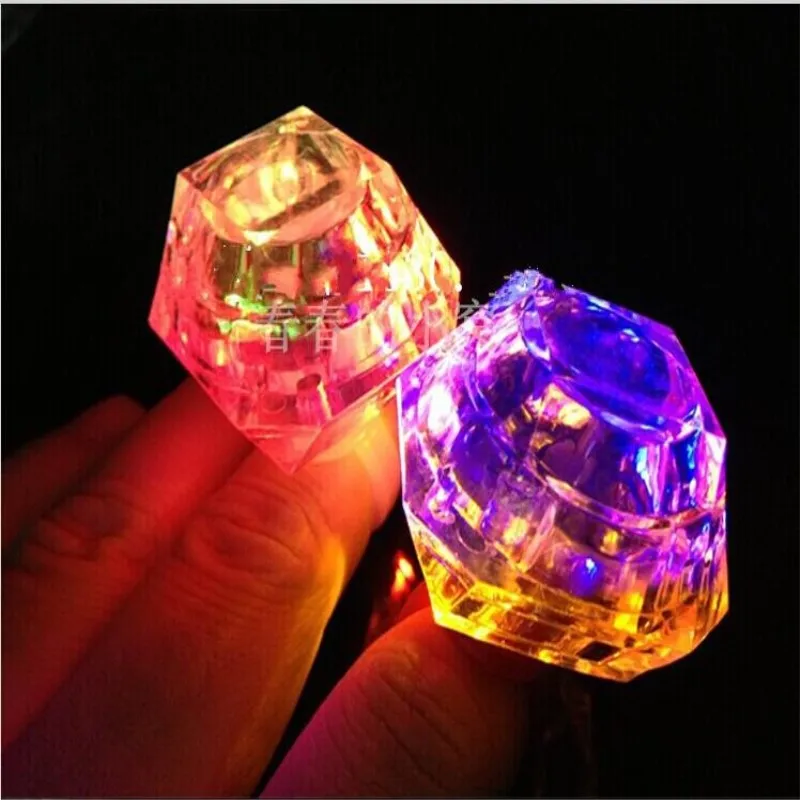 100pcs/lot LED toys Crystal Diamond Finger Ring Square Shaped Flashing Light Glow up Toy for Club Bar and Xmas Party Supplies
100pcs/lot LED toys Crystal Diamond Finger Ring Square Shaped Flashing Light Glow up Toy for Club Bar and Xmas Party Supplies