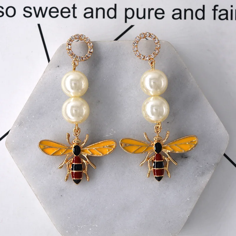 Ethnic temperament long bee charms earings woman fashion jewelry Pendientes mujer серьги женские boucle d’oreille femmes
Ethnic temperament long bee charms earings woman fashion jewelry Pendientes mujer серьги женские boucle d’oreille femmes