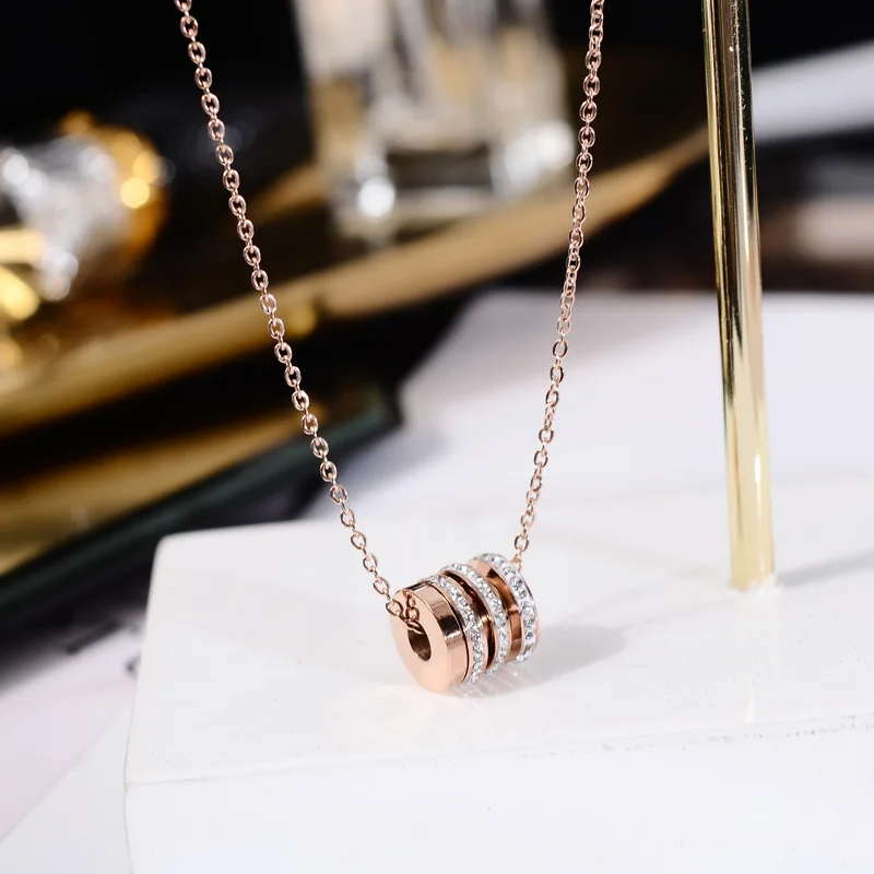 YUN RUO 2018 New Rose Gold Color Chic Luxury Zircon Cylinder Pendant Necklace Fashion Titanium Steel Woman Jewelry Not Fade
YUN RUO 2018 New Rose Gold Color Chic Luxury Zircon Cylinder Pendant Necklace Fashion Titanium Steel Woman Jewelry Not Fade