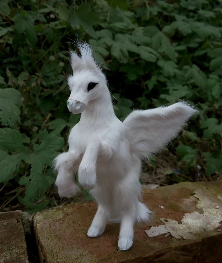 17x12cm white horse with wings hard model,polyethylene&real furs handicraft Figurines&Miniatures home decoration toy gift a2842
17x12cm white horse with wings hard model,polyethylene&real furs handicraft Figurines&Miniatures home decoration toy gift a2842