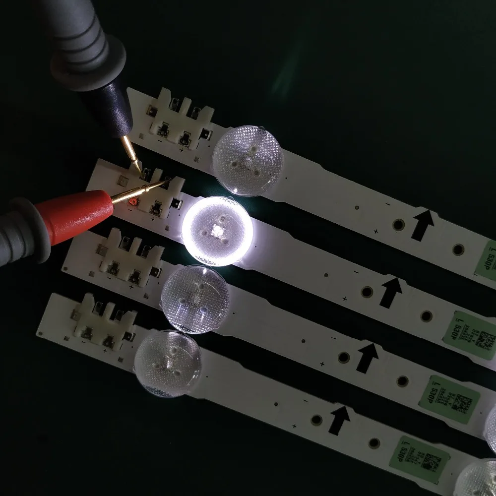 4PCS new strip 7LED D4GE-320DC1-R2 D4GE-320DC1-R3 FORUE32J5500AK UE32J5500 642mm
4PCS new strip 7LED D4GE-320DC1-R2 D4GE-320DC1-R3 FORUE32J5500AK UE32J5500 642mm