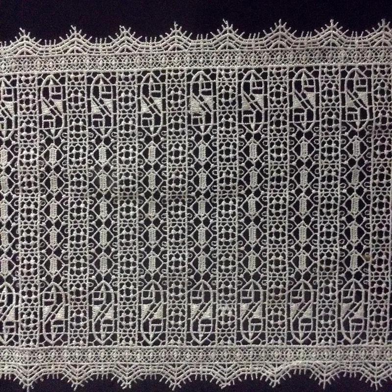 18cm top quality exquisite shining polyester embroidery lace trim,RS171008A
18cm top quality exquisite shining polyester embroidery lace trim,RS171008A