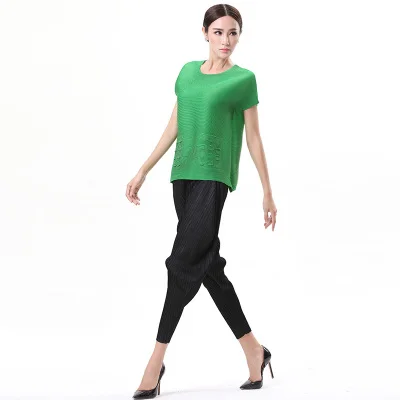 HOT SELLING Miyake pleated clothing loose fashion short design brief T-shirt o-neck short-sleeve top IN STOCK
HOT SELLING Miyake pleated clothing loose fashion short design brief T-shirt o-neck short-sleeve top IN STOCK
