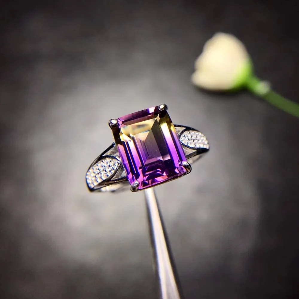 Super beautiful ring Natural amethyst lady ring, 925 silver, novel craftsmanship, beautiful colors.
Super beautiful ring Natural amethyst lady ring, 925 silver, novel craftsmanship, beautiful colors.
