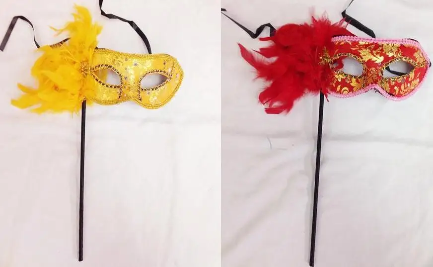 Party feather shiny printing Mask with stick new women lady Half face Venetian mask Halloween Masquerade Mardi Gras Mask gift
Party feather shiny printing Mask with stick new women lady Half face Venetian mask Halloween Masquerade Mardi Gras Mask gift