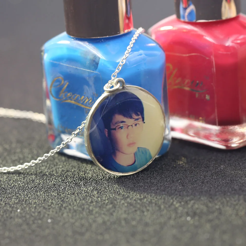 Wholesale Personalized Photo Pendants Custom Necklace Photo of Your Baby Child Mom Dad Grandparent Lover Gift for Family
Wholesale Personalized Photo Pendants Custom Necklace Photo of Your Baby Child Mom Dad Grandparent Lover Gift for Family
