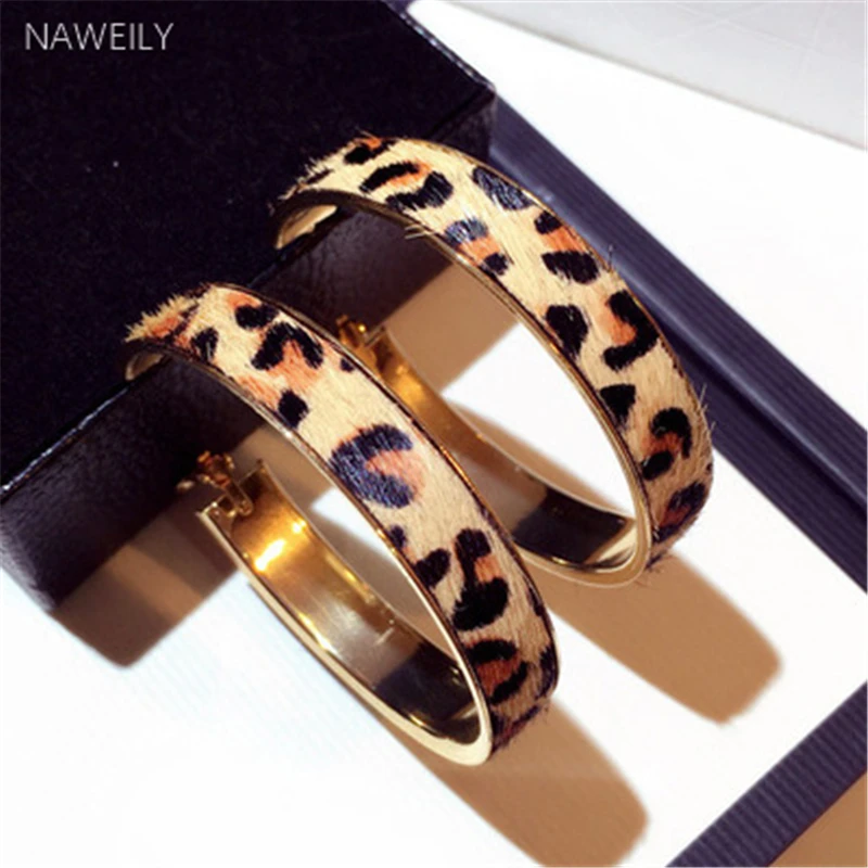 Fashion Leopard Big Circle Earring Hyperbolic Gold Color Hoop Earrings For Women Ladies Jewelry Gold Color Punk Ear Clip
Fashion Leopard Big Circle Earring Hyperbolic Gold Color Hoop Earrings For Women Ladies Jewelry Gold Color Punk Ear Clip