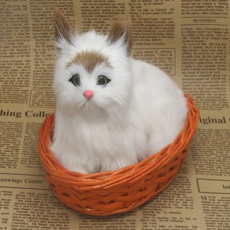 Новая игрушка-симулятор кошки из смолы и меха, лежащий кот в корзине, кукла в подарок, около 16x11 см 1027
Новая игрушка-симулятор кошки из смолы и меха, лежащий кот в корзине, кукла в подарок, около 16x11 см 1027