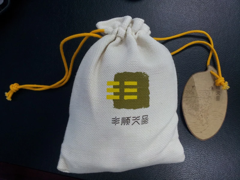 High quality canvas customized small drawstring bag,cotton fabric jewelry bag wholesale custom gift pouch for gift jewelry watch
High quality canvas customized small drawstring bag,cotton fabric jewelry bag wholesale custom gift pouch for gift jewelry watch