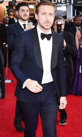 New Arrival One Button Navy Blue Groom Tuxedos Shawl Lapel Groomsmen Mens Wedding Suits Blazers (Jacket+Pants+Tie) W:558
New Arrival One Button Navy Blue Groom Tuxedos Shawl Lapel Groomsmen Mens Wedding Suits Blazers (Jacket+Pants+Tie) W:558