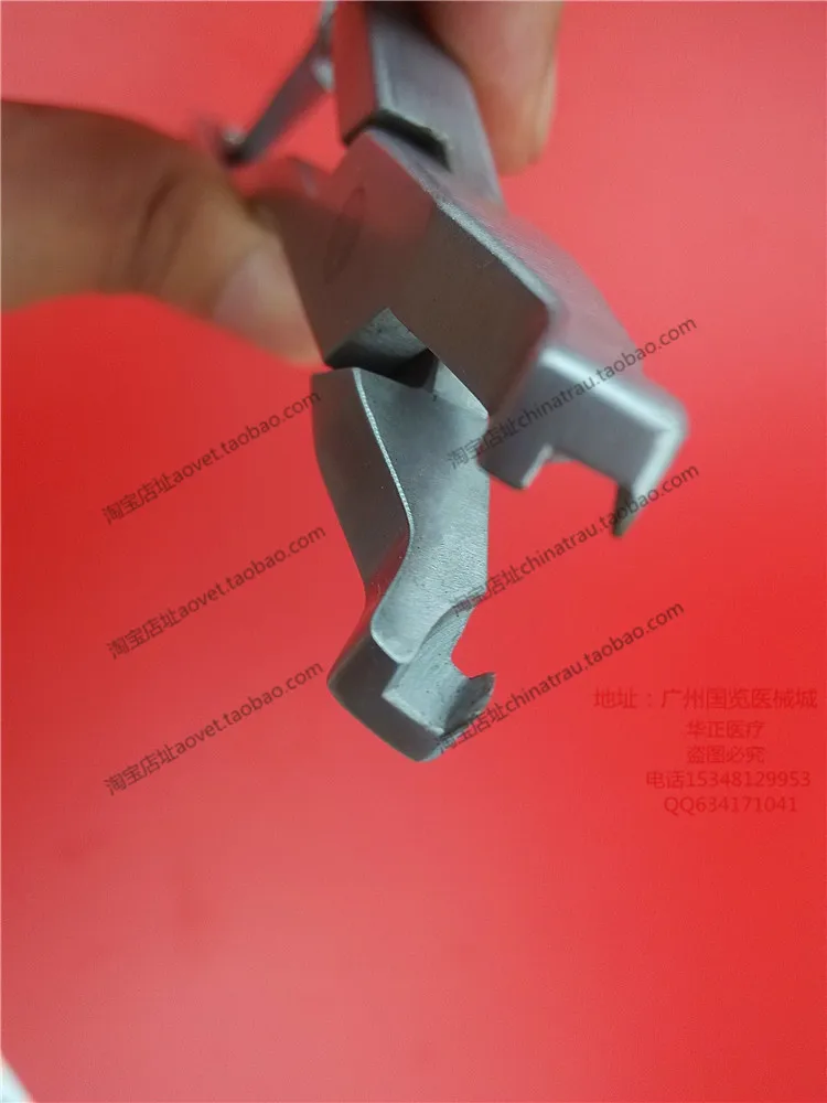 Medical orthopedics instrument femural stainless steel plate extract forceps Ctype plate extractor
Medical orthopedics instrument femural stainless steel plate extract forceps Ctype plate extractor