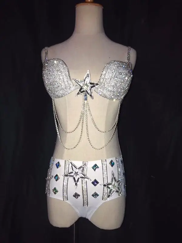New Sexy Sparkly Crystals Bikini Outfit Bra Short Rhinestones Design Party Two Pieces Set Dj Female Singer Nightclub Costume
New Sexy Sparkly Crystals Bikini Outfit Bra Short Rhinestones Design Party Two Pieces Set Dj Female Singer Nightclub Costume