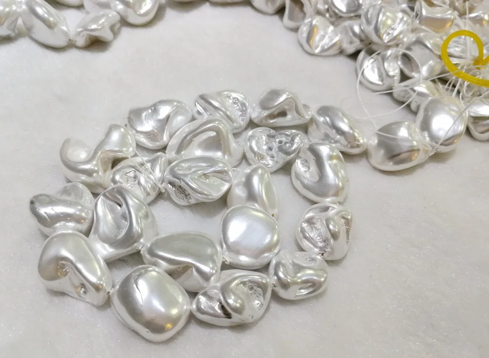 One Strands 15x18mm Silver White Baroque bead natural South Sea shell pearl loose beads 35cm / 14.5inch DIY
One Strands 15x18mm Silver White Baroque bead natural South Sea shell pearl loose beads 35cm / 14.5inch DIY