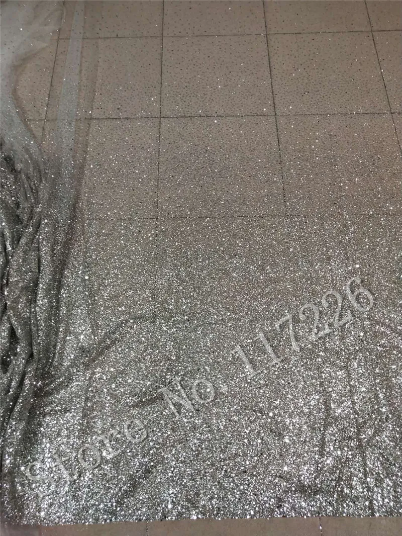 Приклеенная блестящая кружевная ткань, блестящий от больше до меньше, цвет серебристый материал для вечернего платья, модный дизайн
Приклеенная блестящая кружевная ткань, блестящий от больше до меньше, цвет серебристый материал для вечернего платья, модный дизайн