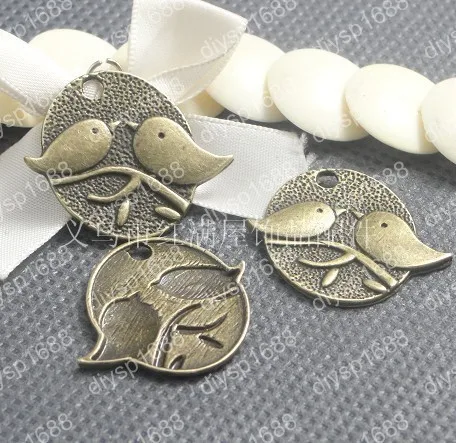 Fashion Jewelry Findings Accessories charm pendant alloy bead Antique Bronze 25*29MM bird shape 100PCS JJA1674
Fashion Jewelry Findings Accessories charm pendant alloy bead Antique Bronze 25*29MM bird shape 100PCS JJA1674