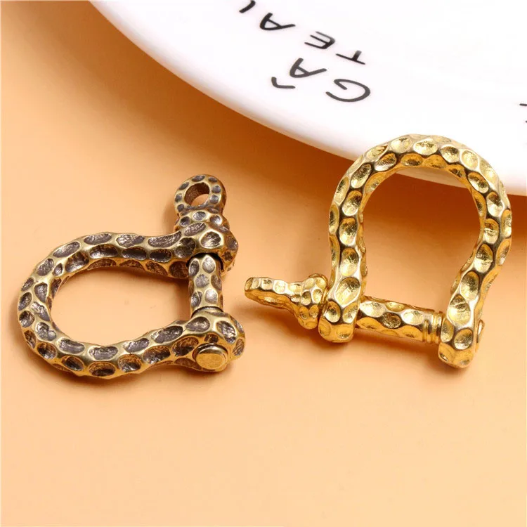 2pc Solid Brass Retro Key Ring Belt U Hook Key Buckle Keychain for Leathercraft Wallet Anchor Shackle for Outdoor Rope Accessory
2pc Solid Brass Retro Key Ring Belt U Hook Key Buckle Keychain for Leathercraft Wallet Anchor Shackle for Outdoor Rope Accessory