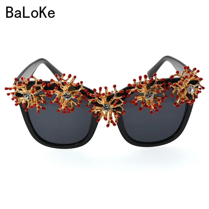 fashion retro baroque sunglasses summer beach rhinestone vintage circle oversize sunglasses women black square eye-wear
fashion retro baroque sunglasses summer beach rhinestone vintage circle oversize sunglasses women black square eye-wear