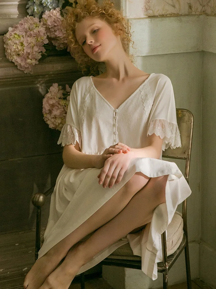 2019 Summer White Cotton Sweet Women's Nightgowns Soft Loose Sleepwear Elegant Vintage Princess Lace Night Dress 19523
2019 Summer White Cotton Sweet Women's Nightgowns Soft Loose Sleepwear Elegant Vintage Princess Lace Night Dress 19523