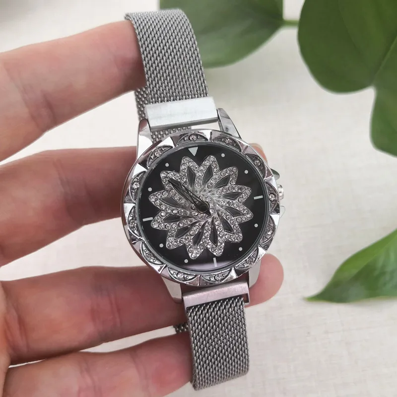 Crystal deco on case,turning case design,metal webbing band magnetic clasps,Gerryda fashion woman quartz watch,4 colors,G1901
Crystal deco on case,turning case design,metal webbing band magnetic clasps,Gerryda fashion woman quartz watch,4 colors,G1901