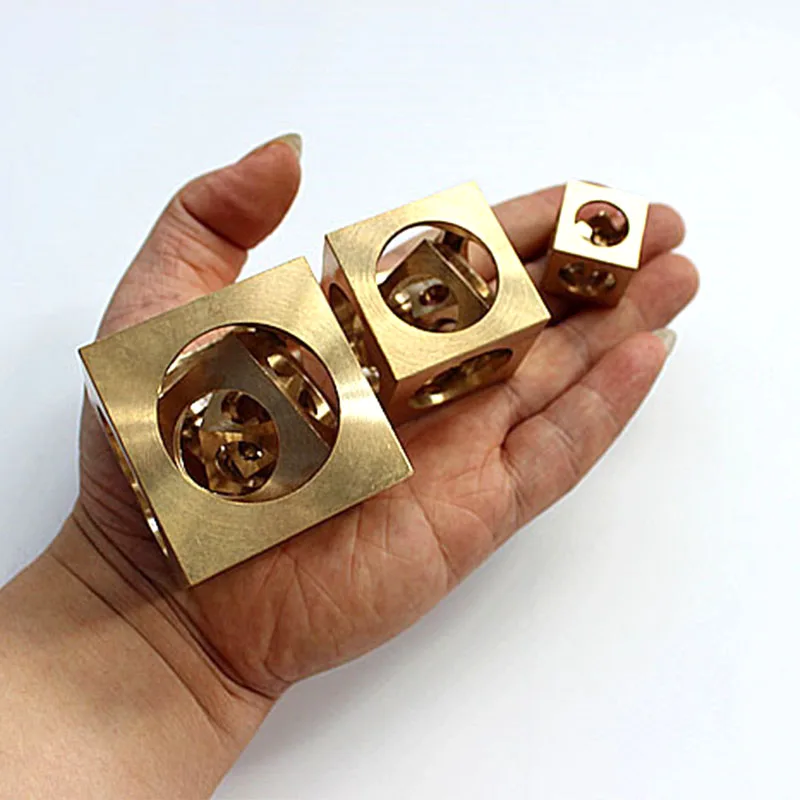 1PC EDC Brass Manual Lathe Processing Square Ball Decoration Tradesman Spirit Accessories Tools Outdoor Camping Equipment
1PC EDC Brass Manual Lathe Processing Square Ball Decoration Tradesman Spirit Accessories Tools Outdoor Camping Equipment