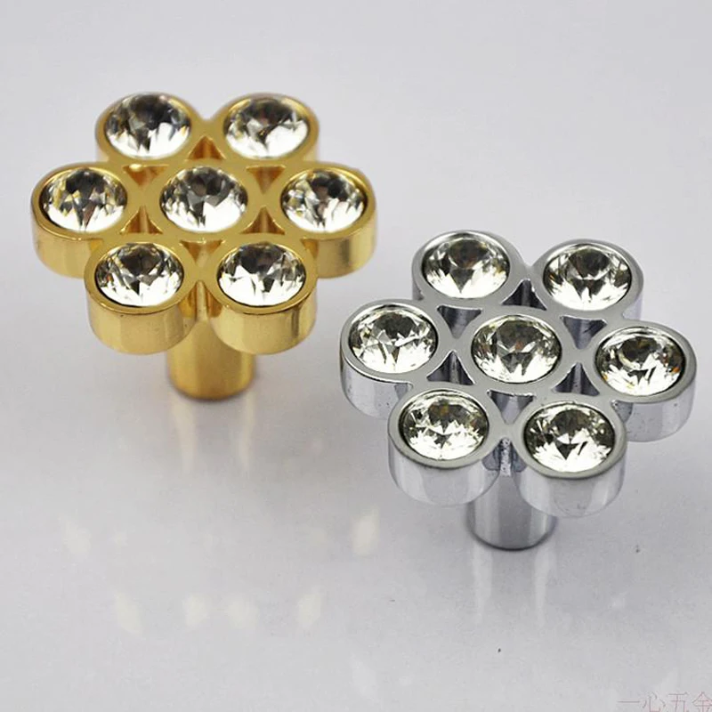 European diamond single hole handle Modern simple cabinet pulls K9 Crystal drawer knob wardrobe handle dressing wine closet knob
European diamond single hole handle Modern simple cabinet pulls K9 Crystal drawer knob wardrobe handle dressing wine closet knob