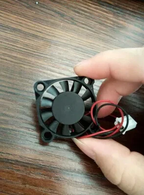 Authentic 30*30*6mm DFB300612M 2 line Ultra Slim quiet fan 12V 3006 instrument
Authentic 30*30*6mm DFB300612M 2 line Ultra Slim quiet fan 12V 3006 instrument