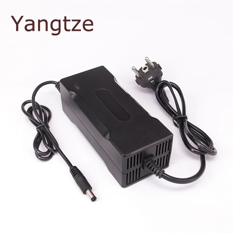 Yangtze 14.5V 8A lead-acid battery charger 12V charger intelligent fast charging with cooling fan
Yangtze 14.5V 8A lead-acid battery charger 12V charger intelligent fast charging with cooling fan