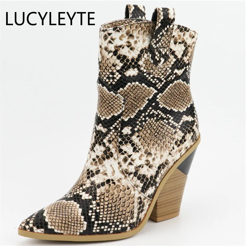 Plus size 34-46 New ankle boots for women shoes pointed toe thick high heels ladies shoes autumn winter women botas fashion shoe
Plus size 34-46 New ankle boots for women shoes pointed toe thick high heels ladies shoes autumn winter women botas fashion shoe